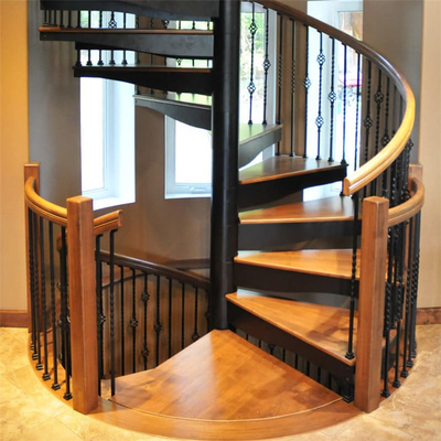 Escalera espiral de madera del ODM del OEM, verja de madera interior de la escalera