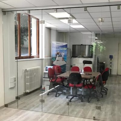 Puerta de cristal plegable Frameless interior, solario del balcón que resbala la puerta plegable