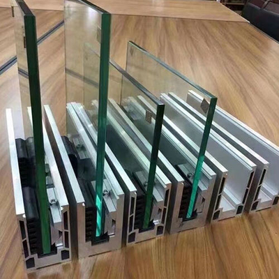 Verjas de cristal Frameless de acero inoxidables modernas de la barandilla para interior y al aire libre