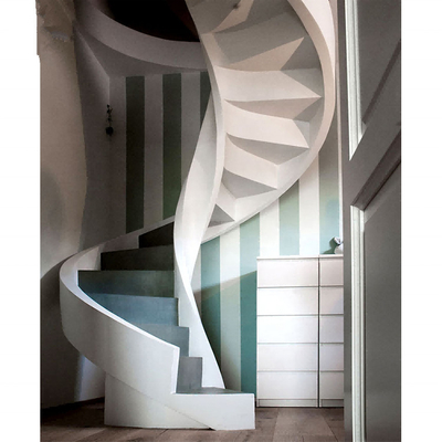 Escaleras de cristal de lujo espirales, escaleras de madera espirales del ahorro de espacio