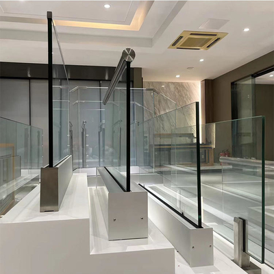 Grueso de cristal Frameless al aire libre anti de la barandilla 10-20m m del huracán del tifón