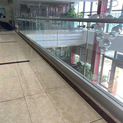 Grueso de cristal Frameless al aire libre anti de la barandilla 10-20m m del huracán del tifón