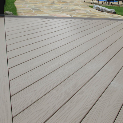 Decking compuesto resistente ULTRAVIOLETA del PVC de 18m m Matt Plastic Wood Grain Flooring