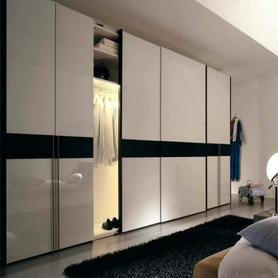 Paseo de madera sólido de moda en los guardarropas de Mirror Sliding Doors del organizador del armario para la ropa