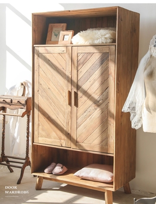 La mano de madera sólida talló el armario antiguo rústico reciclado guardarropa modificado para requisitos particulares del pino