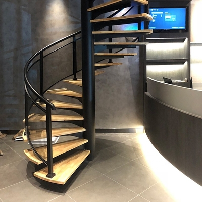 Escaleras de acero confeccionadas del resbalón del ático interior anti negro de la escalera espiral SS304