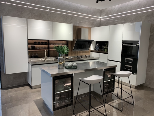 Cad que dibuja a los armarios de cocina modulares económicos con las puertas de la pintura de la laca