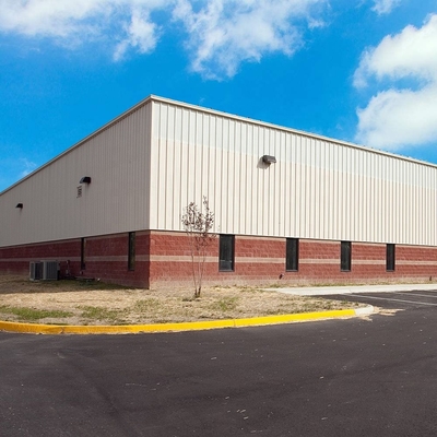 El metal grande prefabricado de Warehouse de la estructura de acero de la estructura rápida vierte talleres