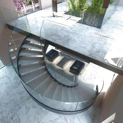 La mano interior de ASTM forjó la escalera curvada moderna de lujo del chalet espiral de las escaleras del metal
